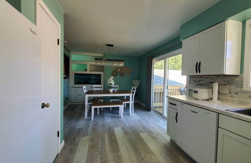 Eau Claire House | Quiet 3BR/2BA Near Mall, Shopping Centers, & I-94