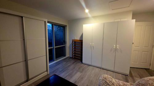 The Gardens Apartment | Quiet 40m Studio - Kitchen, Washer, AC, Work Desk