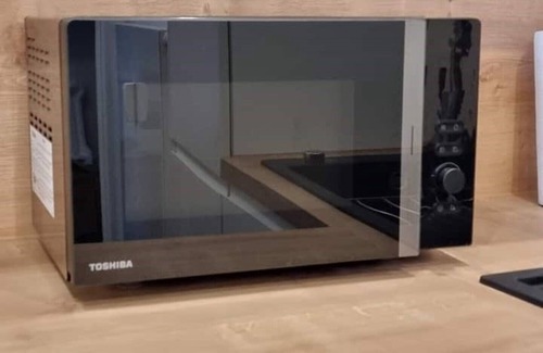 Ahrensburg Apartment | Quiet and bright, 180cm x 200cm king-size bed