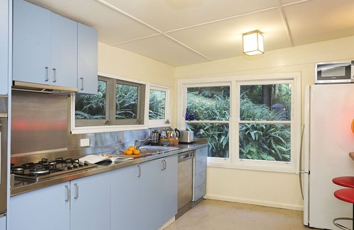 Coledale House | Quiet and Tranquil Setting & Comp Bottle of Wood Park Wine
