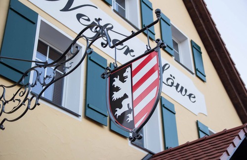 Burgthann Apartment | Quiet apartment at the traditional White Lion inn