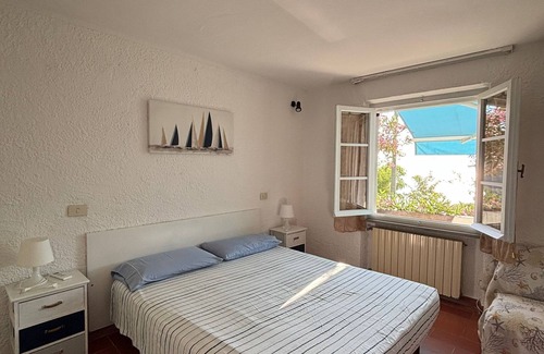Colle D'orano Apartment | Quiet apartment in front of Corsica