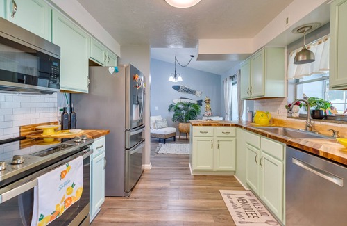 Pine Ridge House | Quiet Beverly Hills Vacation Rental w/Pool & Spa!