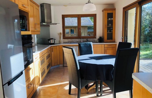 Kerherou House | Quiet, bright single-storey house close to beaches, port and GR34.