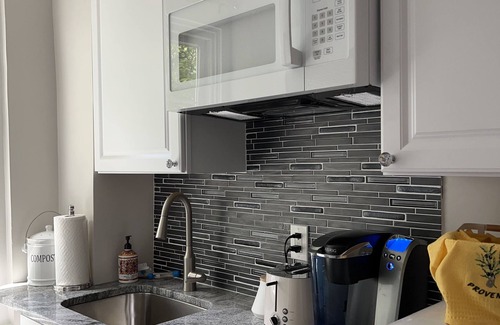 Tuscarora Bed & Breakfast | Quiet Central, Historic Farmhouse, Bed & Breakfast Suite - Suite 2 (NEW!)