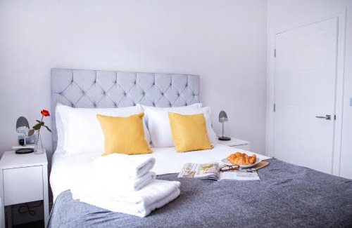 Soho Apartment | Quiet Central West End Apartments by Indigo Flats