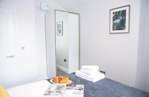 Soho Apartment | Quiet Central West End Apartments by Indigo Flats