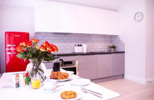 Soho Apartment | Quiet Central West End Apartments by Indigo Flats