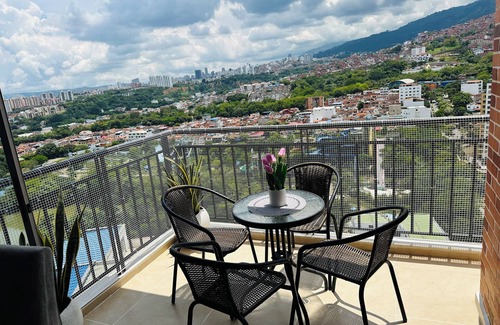 Floridablanca Apartment | Quiet, centrally located lodging. All rooms have air conditioning and hot water.