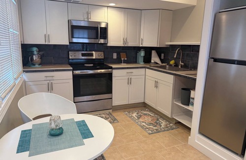 Savannah Cottage | Quiet, charming cottage central to all things Savannah