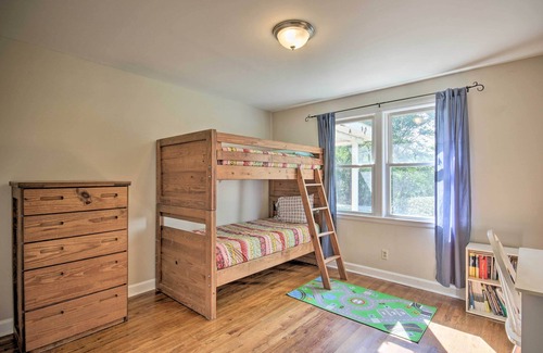 Columbia Cottage | Quiet Columbia Home w/ Fire Pit & Pool Table!