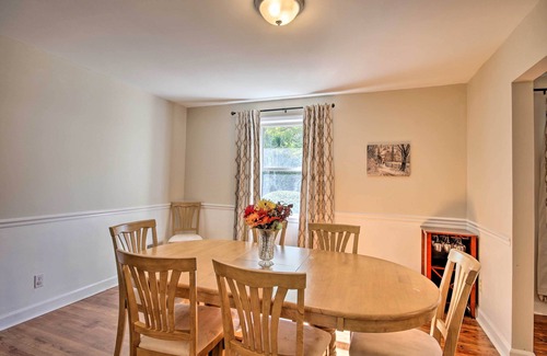 Columbia Cottage | Quiet Columbia Home w/ Fire Pit & Pool Table!