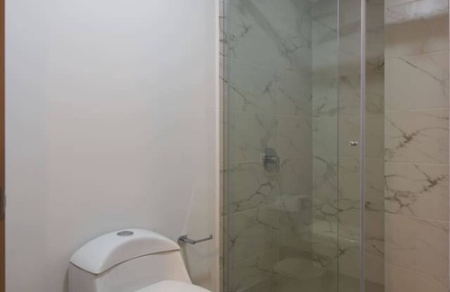 Financial District Apartment | Quiet Comfort with City Access – Chapinero Stay