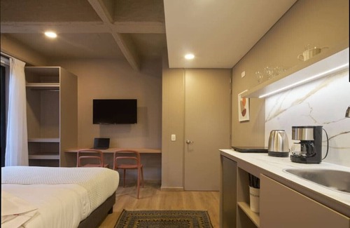 Financial District Apartment | Quiet Comfort with City Access – Chapinero Stay