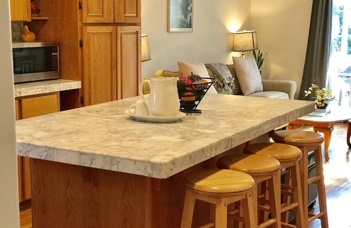 Hillsboro House | Quiet, comfortable home. Near Intel and Nike campuses.