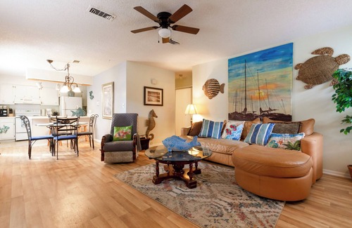 Northeast Pensacola Condo | Quiet Condo ~ 10 Mi to Dtwn Pensacola