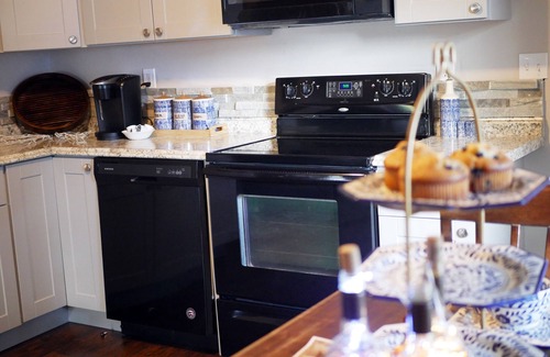 Hyrum House | Quiet, Convenient Location w/Great Amenities-Full Kitchen-Washer/Dryer-5g Wifi