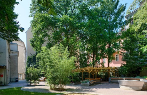 Mariahilf Apartment | Quiet designer gem on Vienna's largest shopping street near Westbahnhof