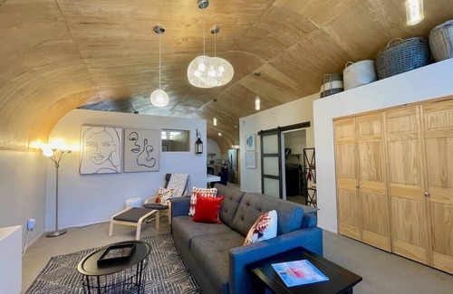 Canoncito House | Quiet Dog-Friendly Loft Living with Amazing Views