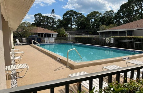 Park East Condo | Quiet Downtown Sarasota Condo minutes from Siesta Key.