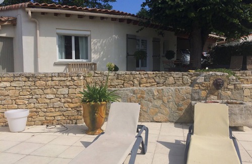 Saint-Martin-de-Villereglan House | QUIET 8-BED FAMILY HOME WITH SWIMMING POOL