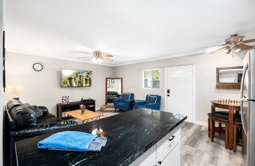 Crown Heights Apartment | Quiet, freshly renovated apt. with canal access and mountain views