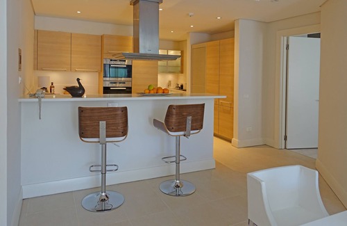 Victoria and Alfred Waterfront Apartment | Quiet GF apartment at the water, V&A waterfront, overlooking Table Mountain, free WiFi