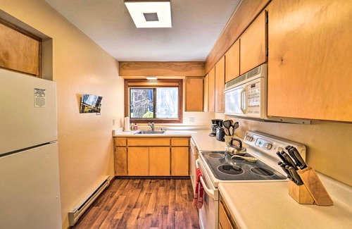 Graeagle House | Quiet Home w/Graeagle Meadows Golf Course View!