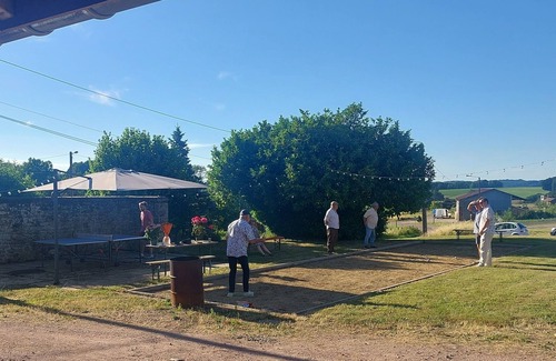 Xertigny House | Quiet house for 4 people, games area, private bowling green, table tennis.