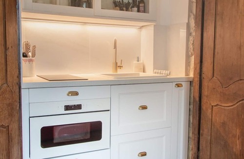 4th Arrondissement Apartment | Quiet Isle Saint Louis Studio - Perfect Paris base