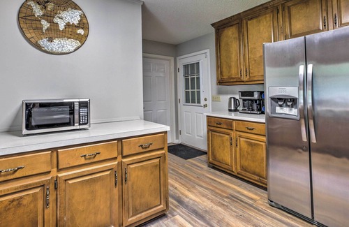 Lawrenceville Cottage | Quiet Lawrenceville Home Near Shopping & Parks!