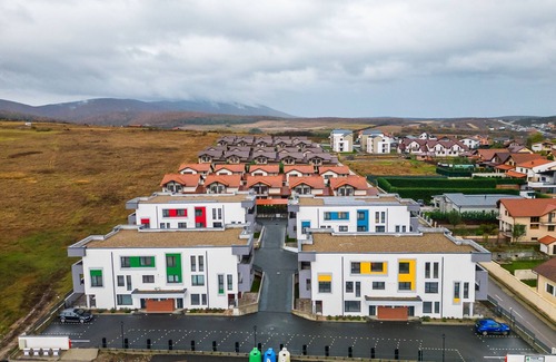 Zalau Condo | Quiet Luxury Home - home & office & car charging