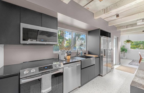 Coral Way House | Quiet luxury near Coral Gables!