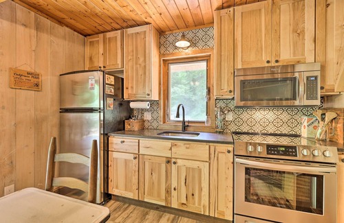 Max Meadows Cabin | Quiet Max Meadows Cabin, 12 Acres of Property