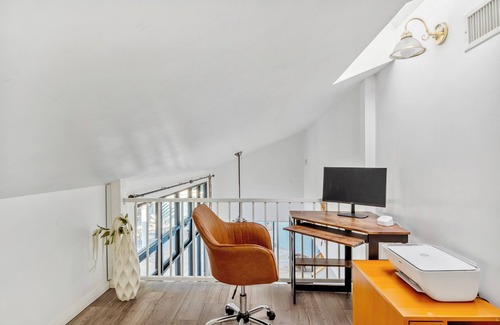 Studio City House | Quiet Mountain Home with Stunning Views near Universal Studios Hollywood