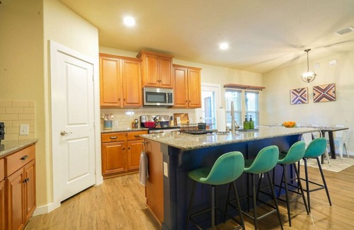Denton House | Quiet Neighborhood, 2 story