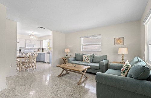 Holmes Beach Cottage | Quiet Nights of Quiet Stars on Anna Maria Island