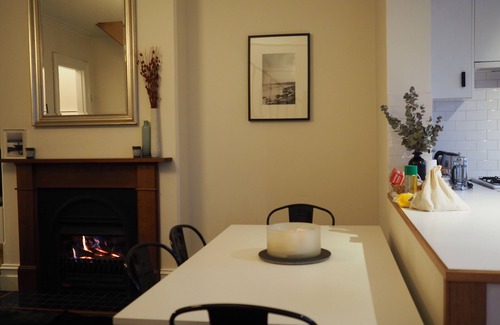 Rushcutters Bay Apartment | Quiet Oasis in Darlinghurst - 2 bed 2 bath character flat on quiet leafy street