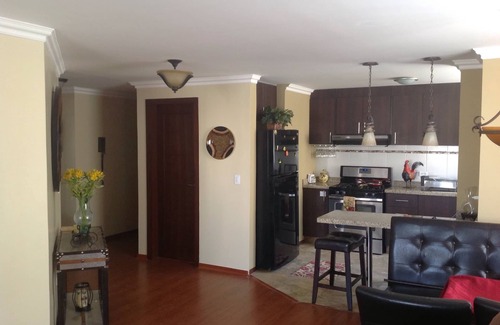 La Mariscal Apartment | Quiet Oasis with Mountain views, near great restaurants, coffee shops nightlife.