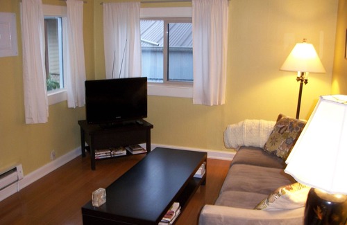 Phinney Ridge Cottage | Quiet One-Bedroom Cottage with Deck in Walkable Neighborhood