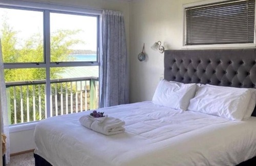 Katikati House | Quiet Paradise In Ongare Point