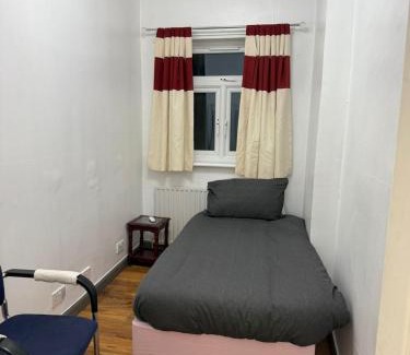 Havering House | Quiet & peaceful holiday home