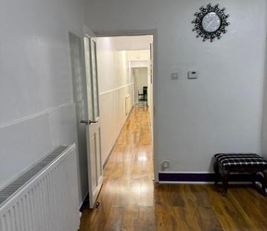 Havering House | Quiet & peaceful holiday home