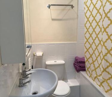 Havering House | Quiet & peaceful holiday home