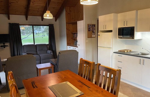 North Narooma Cabin | Quiet, peaceful property cabin with water views.