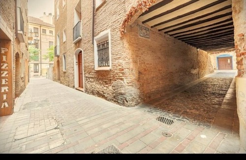 Arrabal Condo | Quiet penthouse next to the Basilica of Our Lady of Pilar