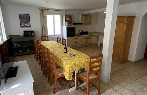 Seguret House | Quiet property with a private heated Pool near a touristic village in Provence