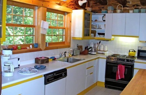 Mount Desert Cabin | Quiet, Relaxing, Family-Friendly Lakeside Cabin