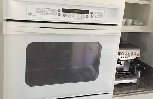 Oak Harbor House | Quiet & Relaxing Family View Home for Beach Lovers & Whale Watchers, +EV charger