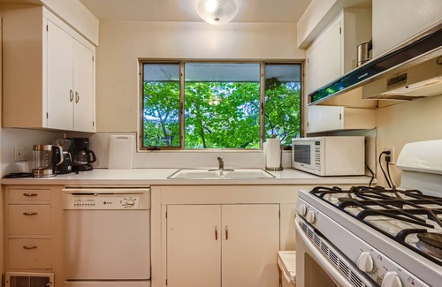 Belmont House | Quiet Retreat at the Heart of th Best of Inner SE Portland